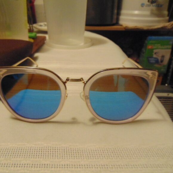 Vicci Designer Women\'s Sunglasses main image 4